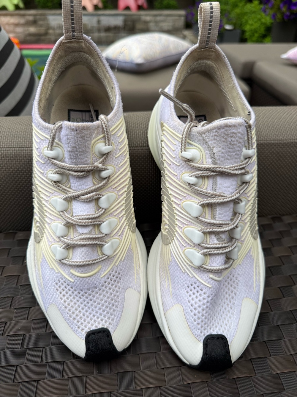 Gucci Run Knit Sneakers White Cream | Size 37.5 | Pre-Loved